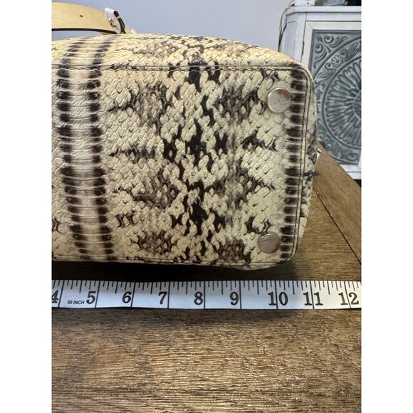 Michael Kors Blakely Medium Bucket Bag Python-Embossed Leather Natural Cream - Picture 6 of 13